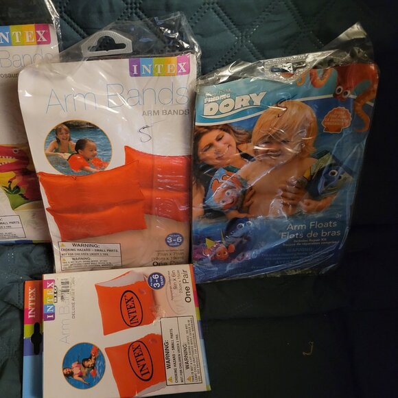 Pool floaties - Picture 2 of 2